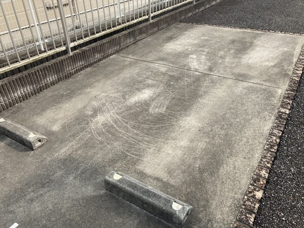 ヴィラーム アウリンコの物件外観写真